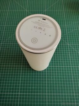 Moderní LED lampička s dotykovým ovládáním a režimy - 1