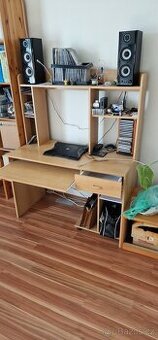 Prodej stolu na PC, vhodný i jako psací stůl