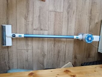 Tyčový vysavač TESLA PureStar E40