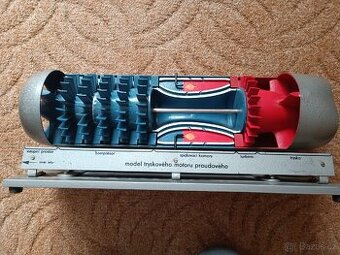 Retro výukový model tryskového motoru HEMA – NDR (rarita)