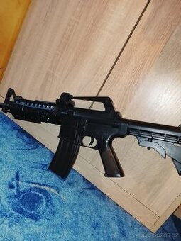 Airsoftová zbraň