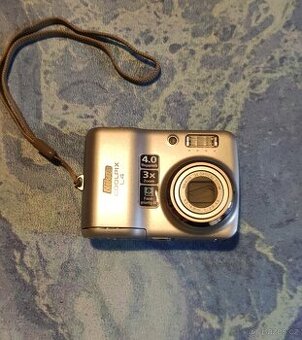 Nikon Coolpix L4 + 128MB SD karta včetně obalu
