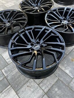 TOP sada Audi RS4/RS5 R20