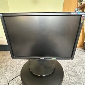 Monitor Asus 18 palců