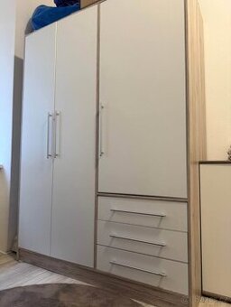 Šatní skříň 145cm