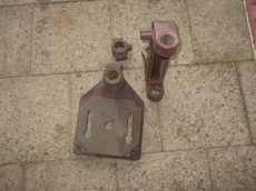 Neopracované litinové díly na velkou vrtačku - 1