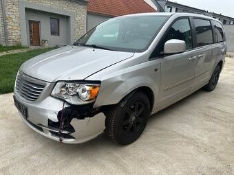 CHRYSLER TOWN & COUNTRY 3,6 L V6 211kw 118416km 7 míst 2012