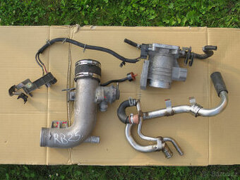 RB25DET Neo - škrticí klapka, crossover J pipe, BOV, trubky