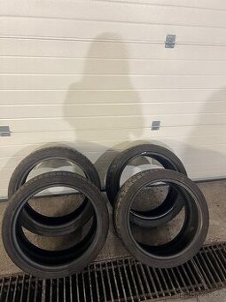 Pneu 225/40/18 - 1