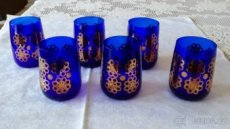 Skleničky modré, zdobené, 6 kusů