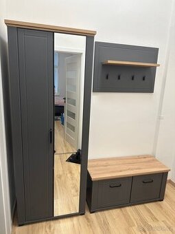 Předsíňová stěna - 1