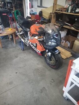 Honda CBR 900 R