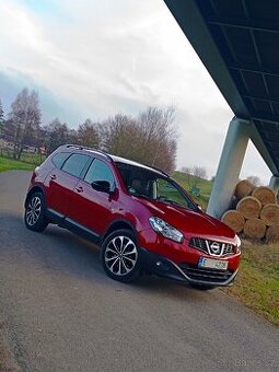 Nissan Qashqai Tekna 1.6i 86kw, 12/2013, 7 míst