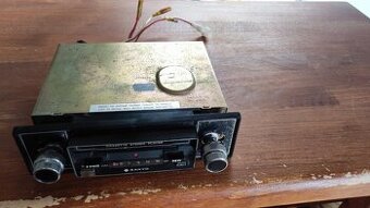 Retro autorádio SANYO - kazetový přehrávač AM - plně funkční
