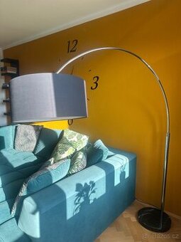 Stojací designová lampa