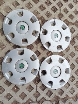 POKLICE ŠKODA ORIGINAL-13 KOLA-4 KUSY-VÝBORNÝ STAV