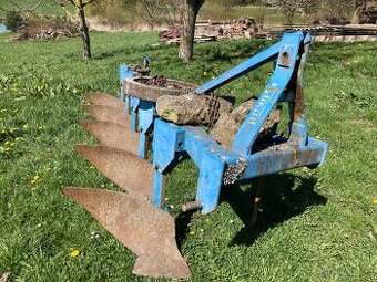 Pluh za traktor paterák