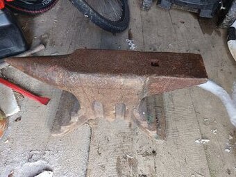 Kovadlina, nářadí, plynová výheň