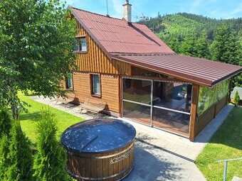 Pronájem chaty přímo na sjezdovce v beskydech.