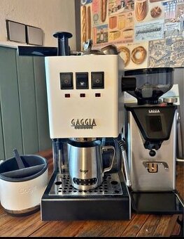 Gaggia pákový kávovar + mlýnek +příslušenství