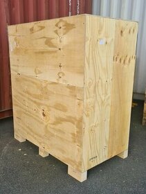 Dřevěná bedna s poklopem 140x80x155cm