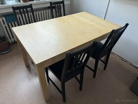 Rozkládací jídelní stůl a 4 židle