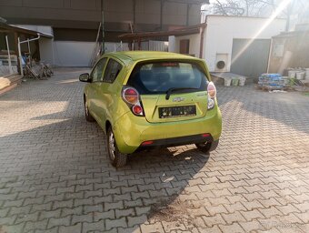 Chevrolet spark 1.0i