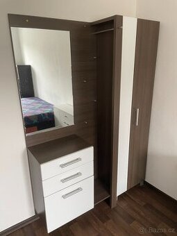šatní skříň se zrcadlem / komoda bílá / regál hnědý - 1