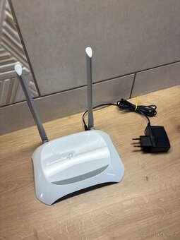 Router: TL-WR840N 300 Mbps Wireless N