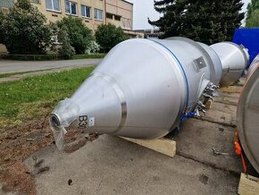 5700 l Moeschle nerezové (AISI 316L) zásobníky (4 ks)