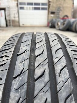 Letní pneu 215/55 R17