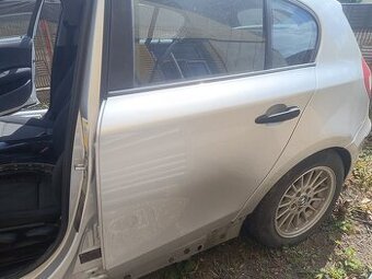 Levé zadní dveře BMW e87 titansilber