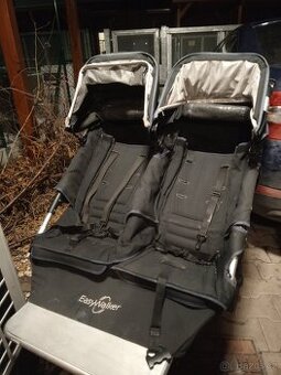 Sourozenecký kočárek easywalker