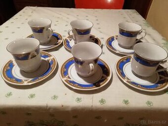 Souprava šálků s podšálky z jemného porcelánu