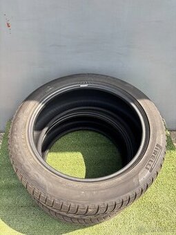 Zimní pneumatiky Pirelli 235/50/19 103V.
