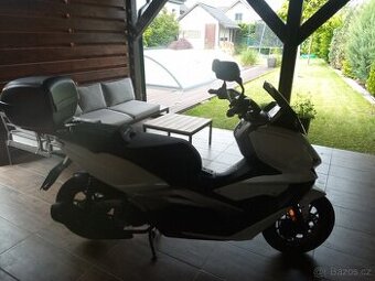Skútr EASYMAX 2021 125 7.7KW
