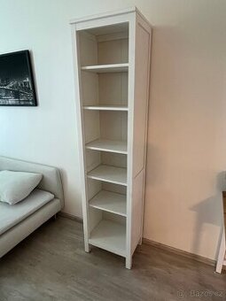 HEMNES Knihovna