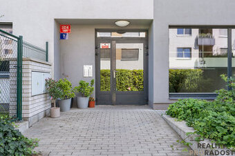 Pronájem bytu 2+kk 66 m², OV, Praha 9 – Vysočany