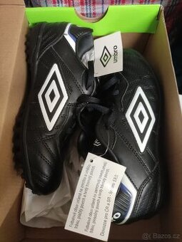 Umbro 34 turfy tarify černé nové