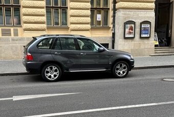 BMW X5 4.4 i 169000 km. 2002