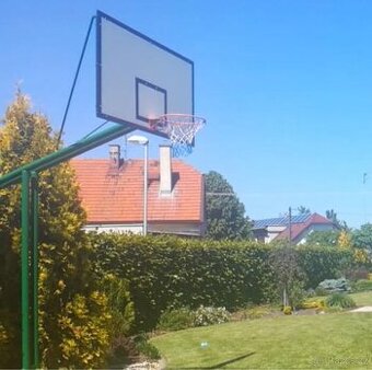 Deska basketbalového koše