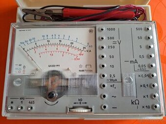 Sovětský analogový multimetr C4323-M1