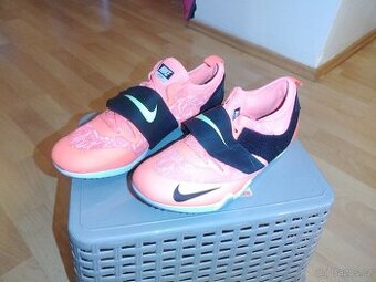 TRETRY TYČ NIKE PV ELITE 42EU