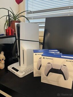 PlayStation 5 Slim 1TB + 2 nové ovladače (záruka, top stav)