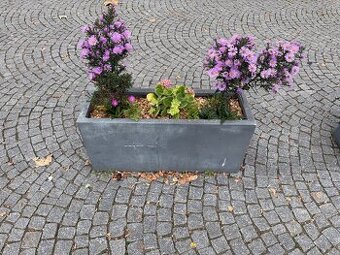 Betonový truhlík zahradní