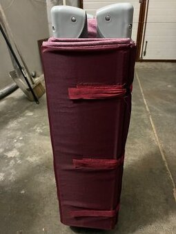 Skládací postýlka