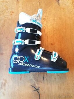 Přezkáče 38-39 Nordica, dívčí nebo dámské