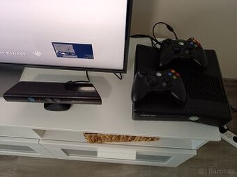 Xbox 360 - 250GB, Kinect, 2 ovladače, 8 her