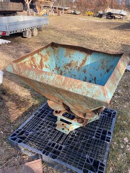 Rozmetadlo průmyslových hnojiv za malotraktor