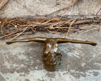 Bronzová socha žena - erotická těžítko akt, bronzová nahá dí